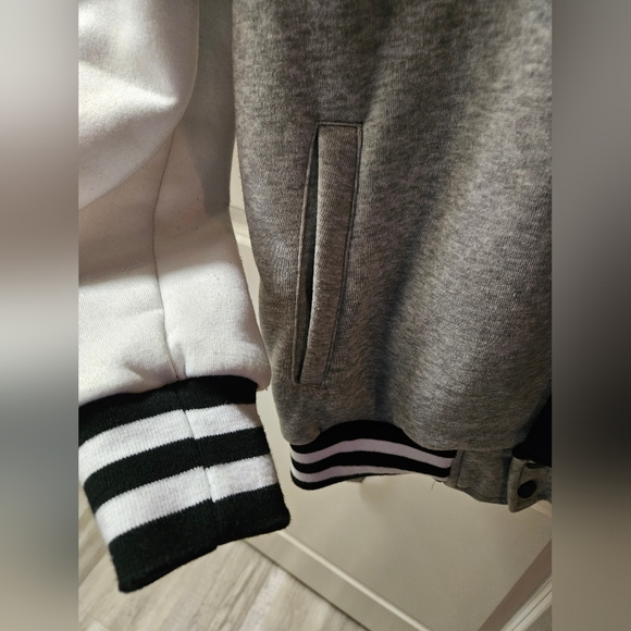 Bomber jacket - Picture 2 of 5